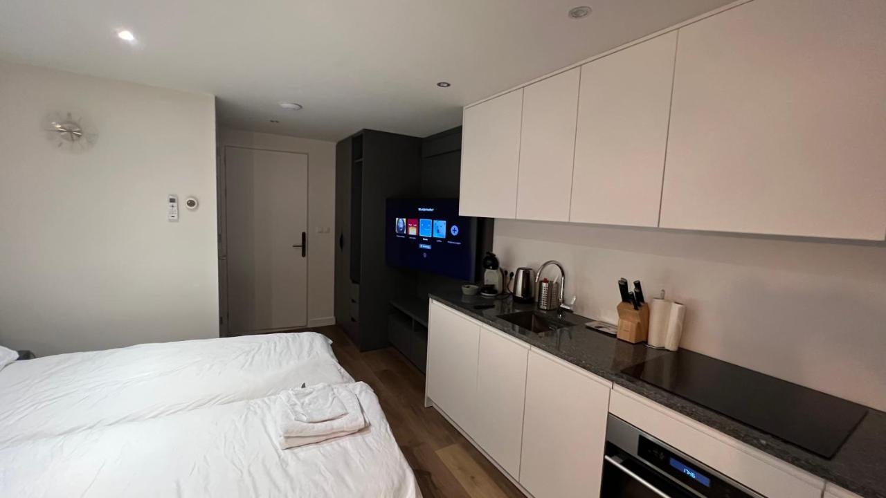 Stylish Apartments In The Heart Of Breda City Center Bagian luar foto