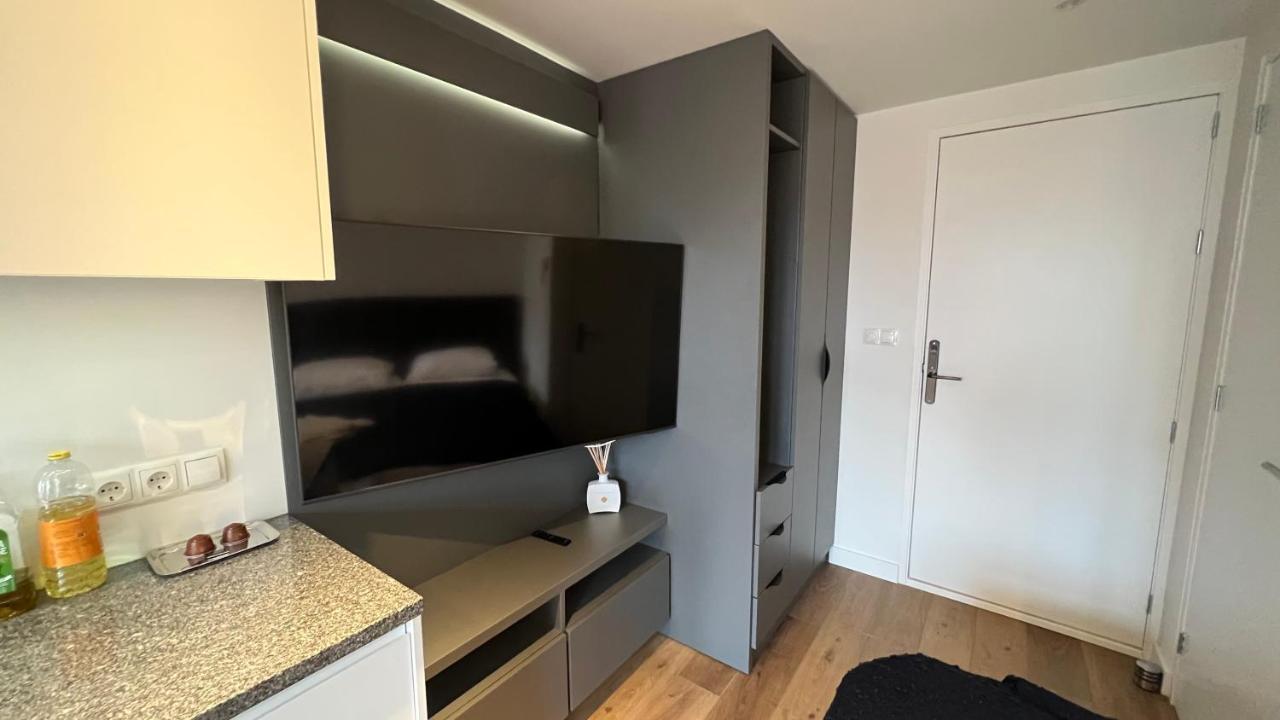 Stylish Apartments In The Heart Of Breda City Center Bagian luar foto