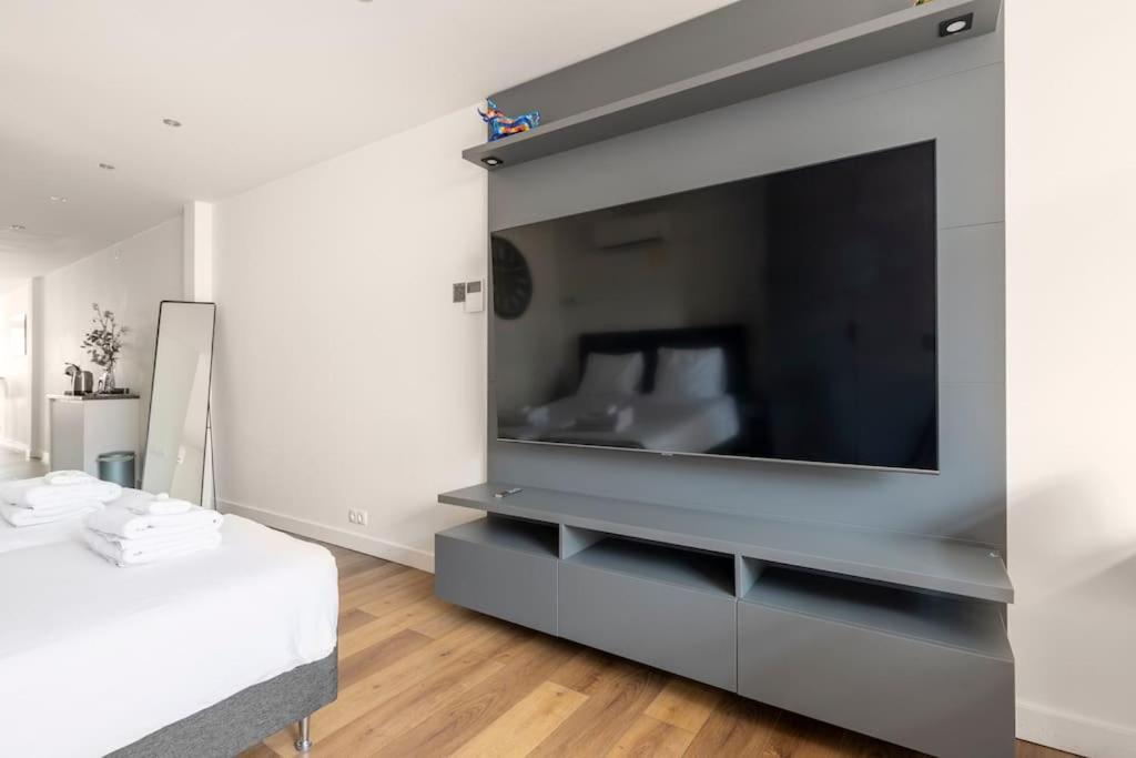 Stylish Apartments In The Heart Of Breda City Center Bagian luar foto