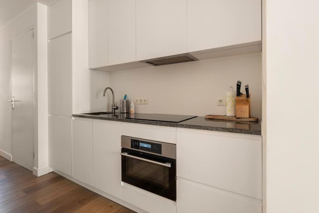 Stylish Apartments In The Heart Of Breda City Center Bagian luar foto