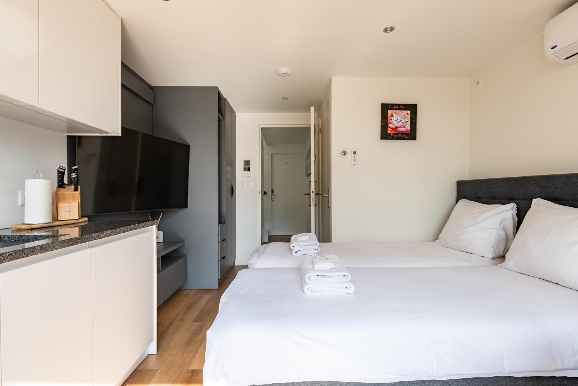 Stylish Apartments In The Heart Of Breda City Center Bagian luar foto